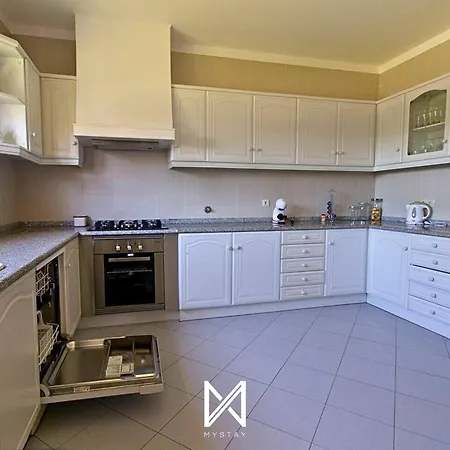 Holiday home Mystay - Quinta Da Espinheira Luxury *